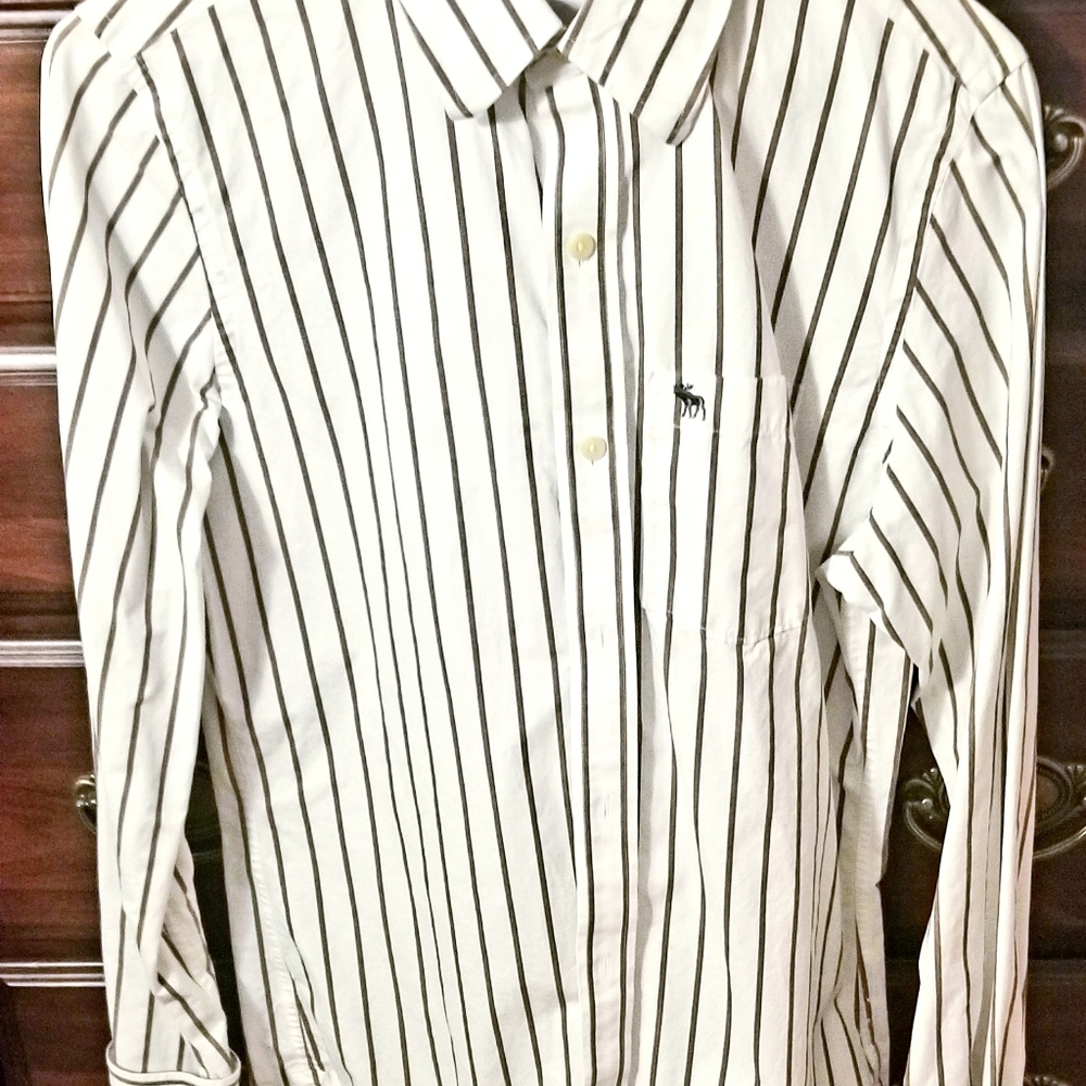 Mens Ambercombie and fitch collard  shirt.